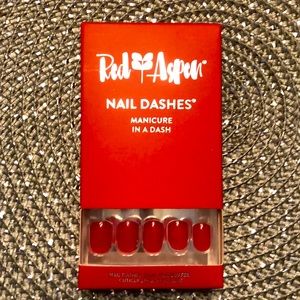 Red Aspen Press On Nails